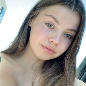 Meet your Posher, Amberley